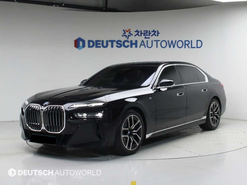 BMW 7-Series — photo 01