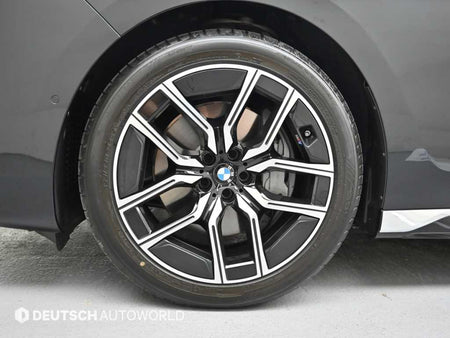 BMW 7-Series — photo 05