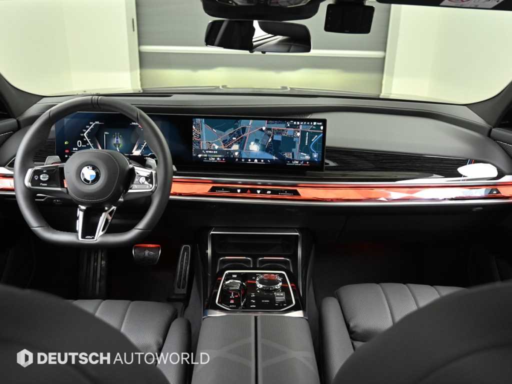 BMW 7-Series — photo 07