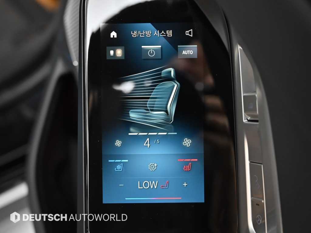 BMW 7-Series — photo 16