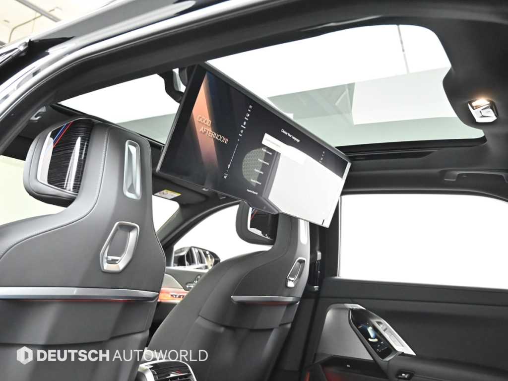 BMW 7-Series — photo 18
