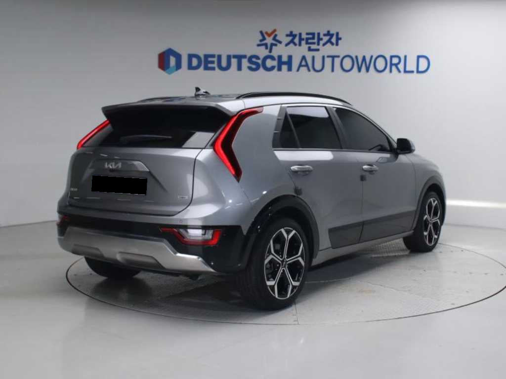 Kia Niro — photo 02