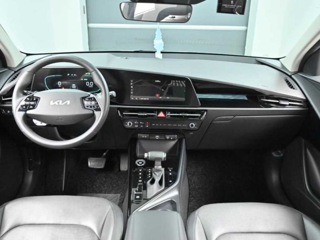 Kia Niro — photo 07