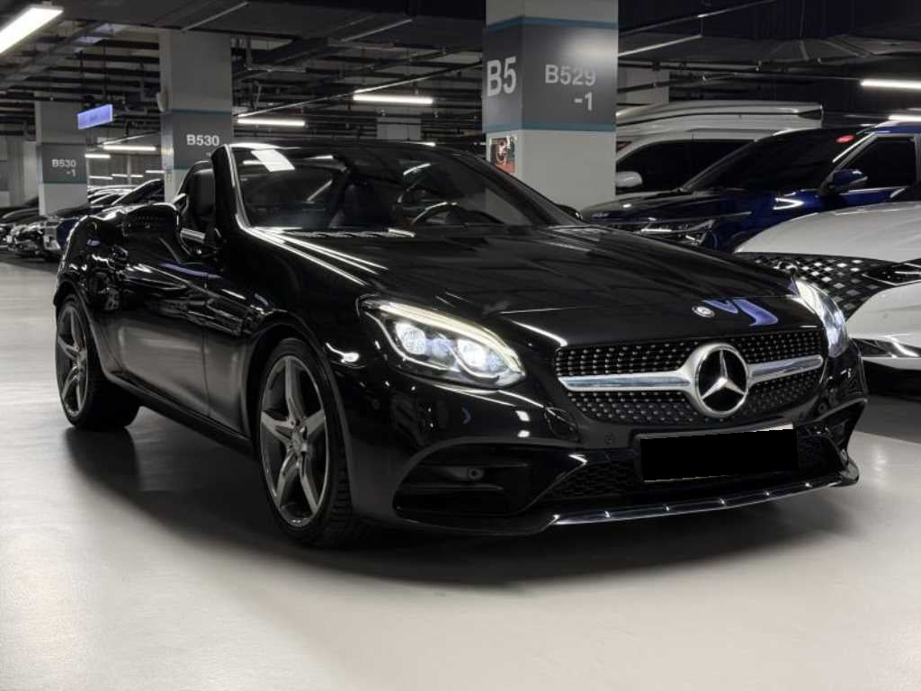 Mercedes-Benz SLC-Class — photo 17