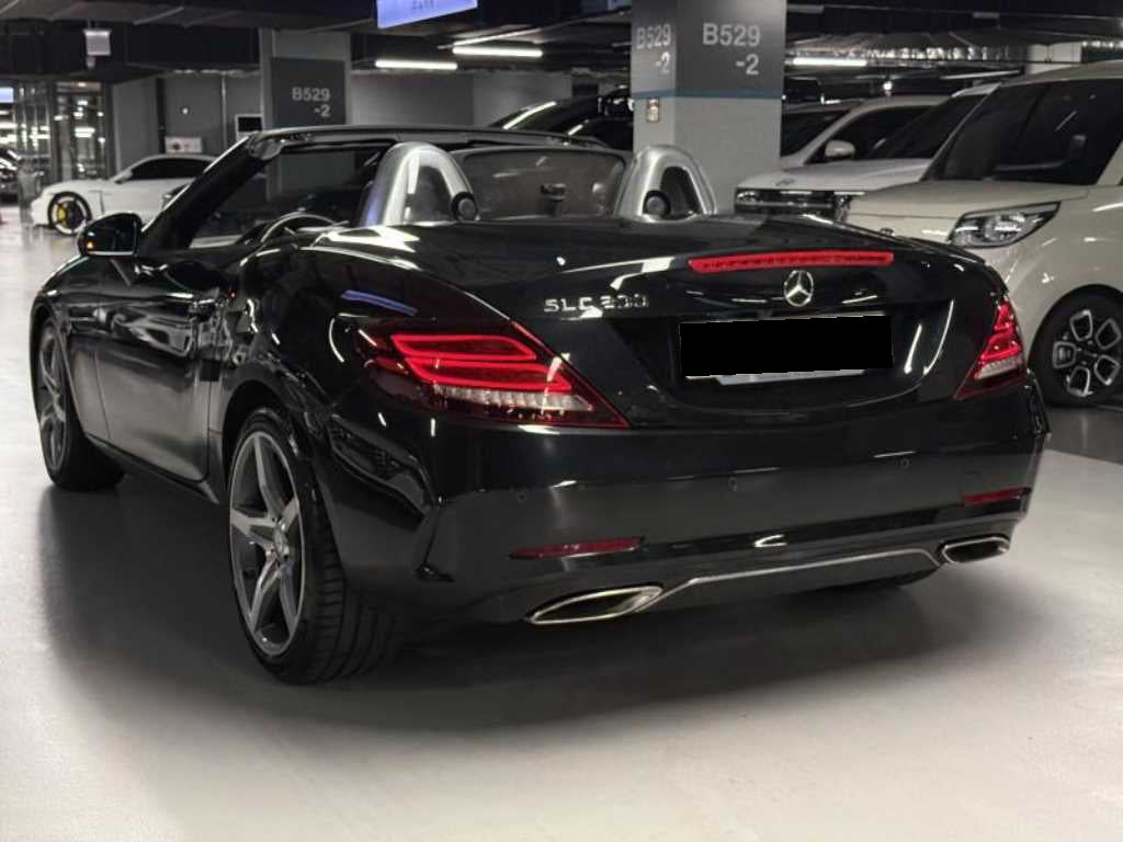 Mercedes-Benz SLC-Class — photo 18