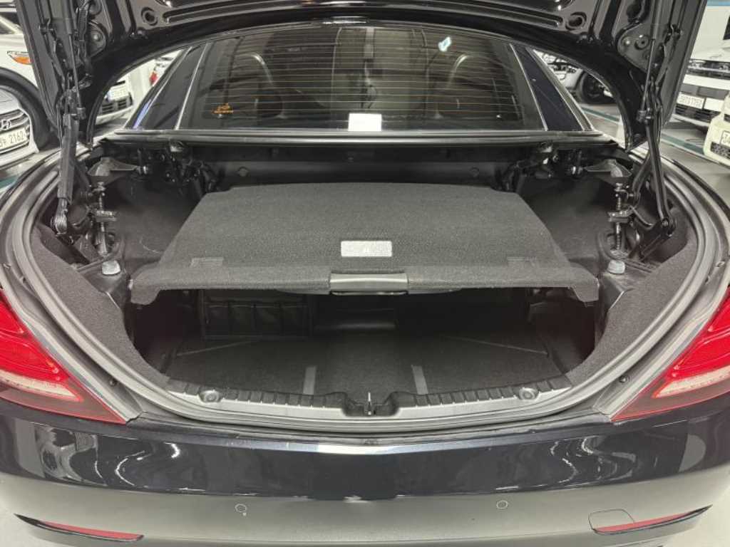 Mercedes-Benz SLC-Class — photo 19