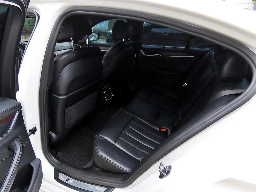 BMW 5-Series — photo 06