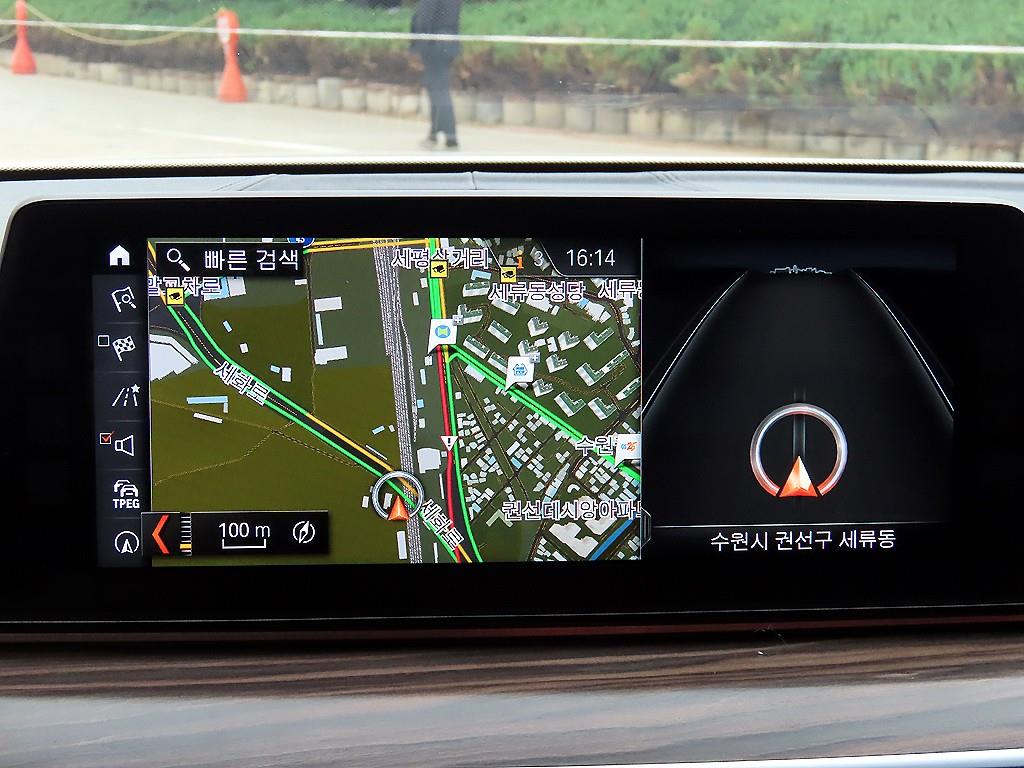 BMW 5-Series — photo 12