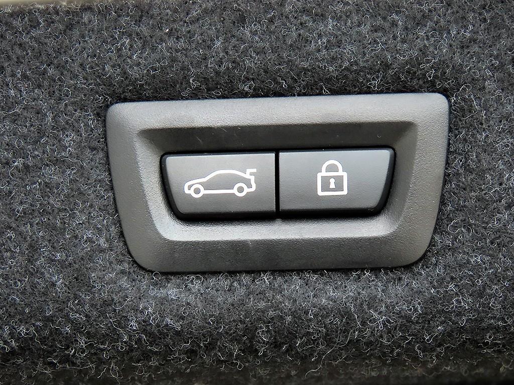 BMW 5-Series — photo 15