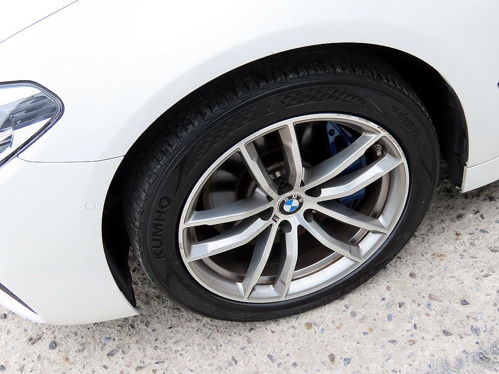 BMW 5-Series — photo 18