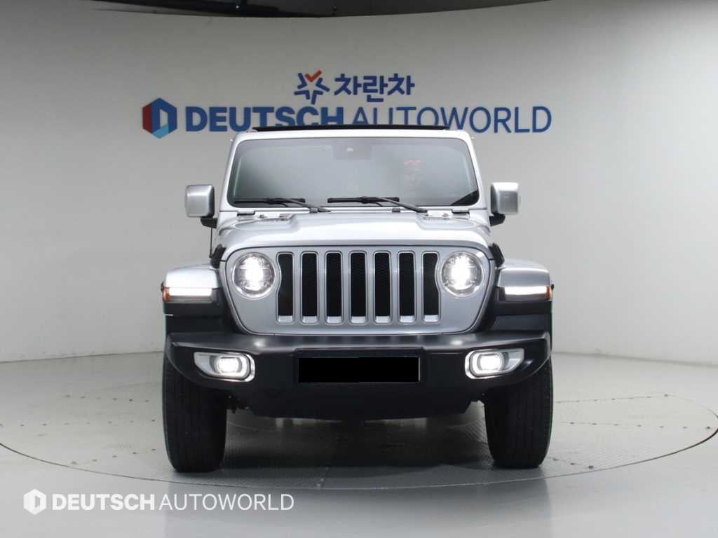 Jeep Wrangler — photo 03