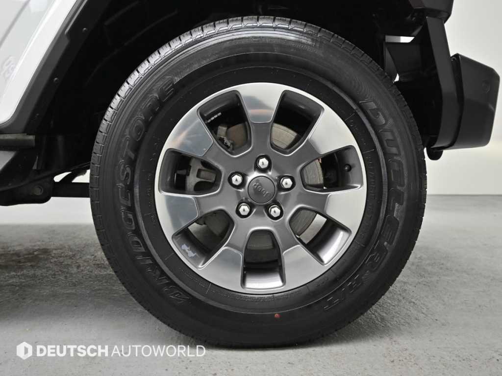 Jeep Wrangler — photo 05