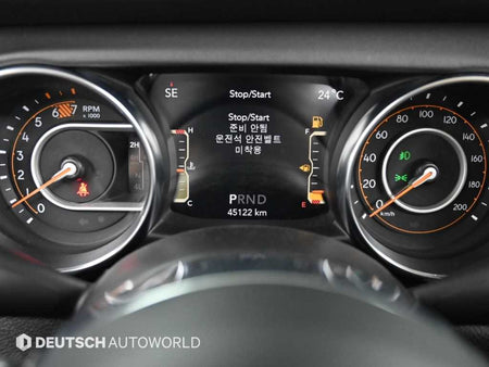 Jeep Wrangler — photo 08