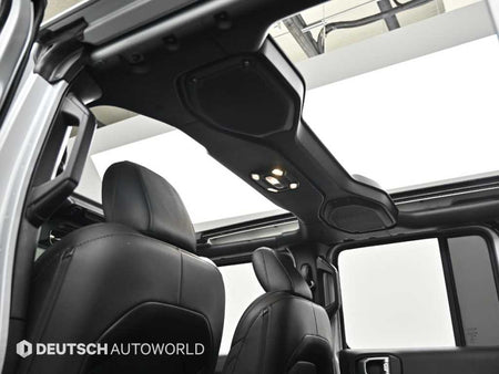 Jeep Wrangler — photo 18