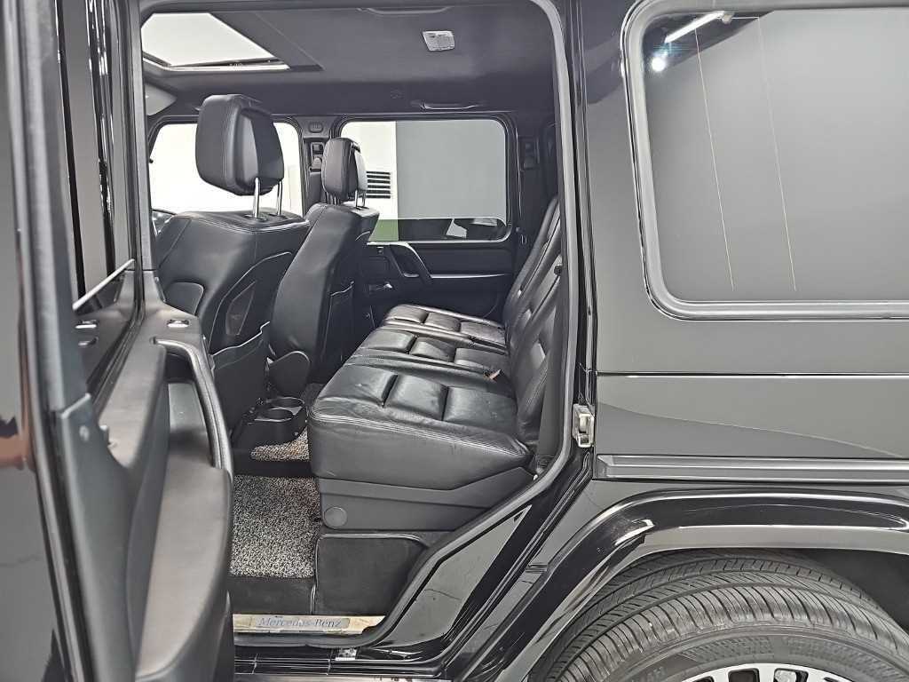 Mercedes-Benz G-Class — photo 12
