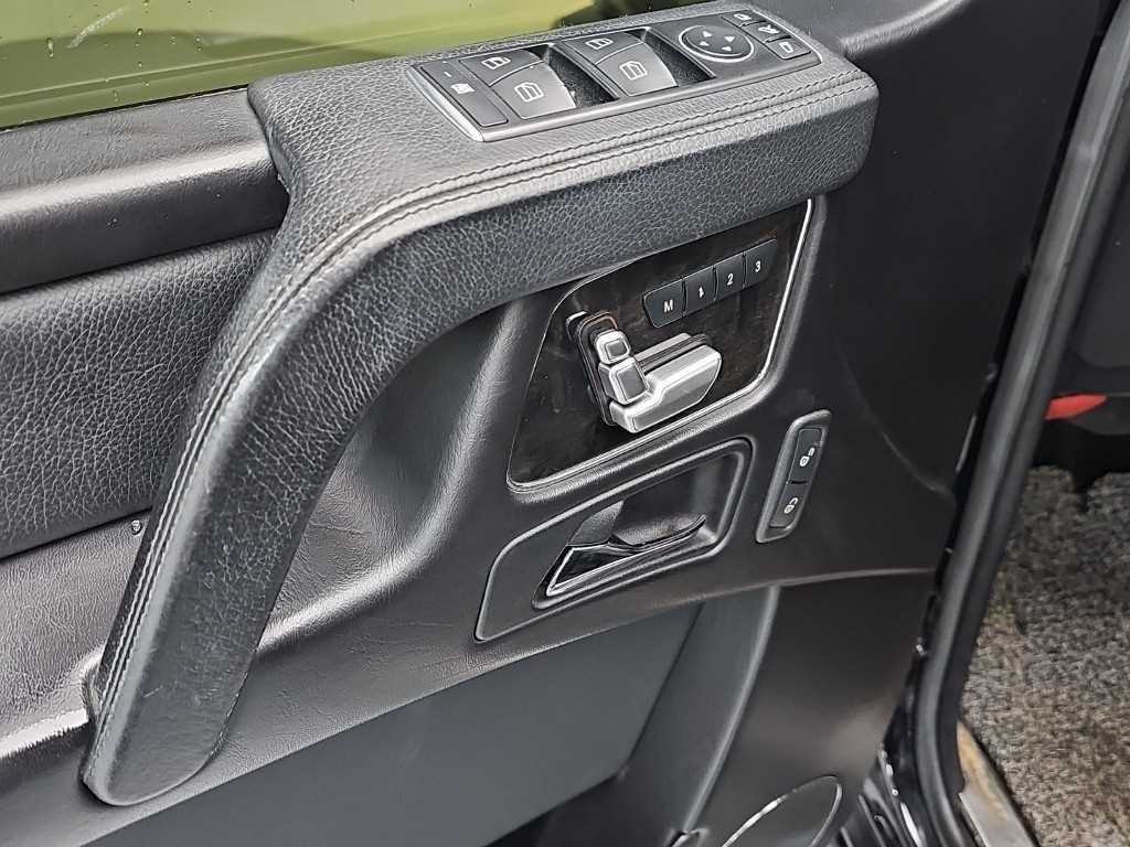 Mercedes-Benz G-Class — photo 16