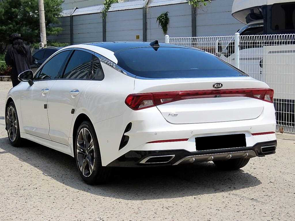 Kia K5 — photo 03