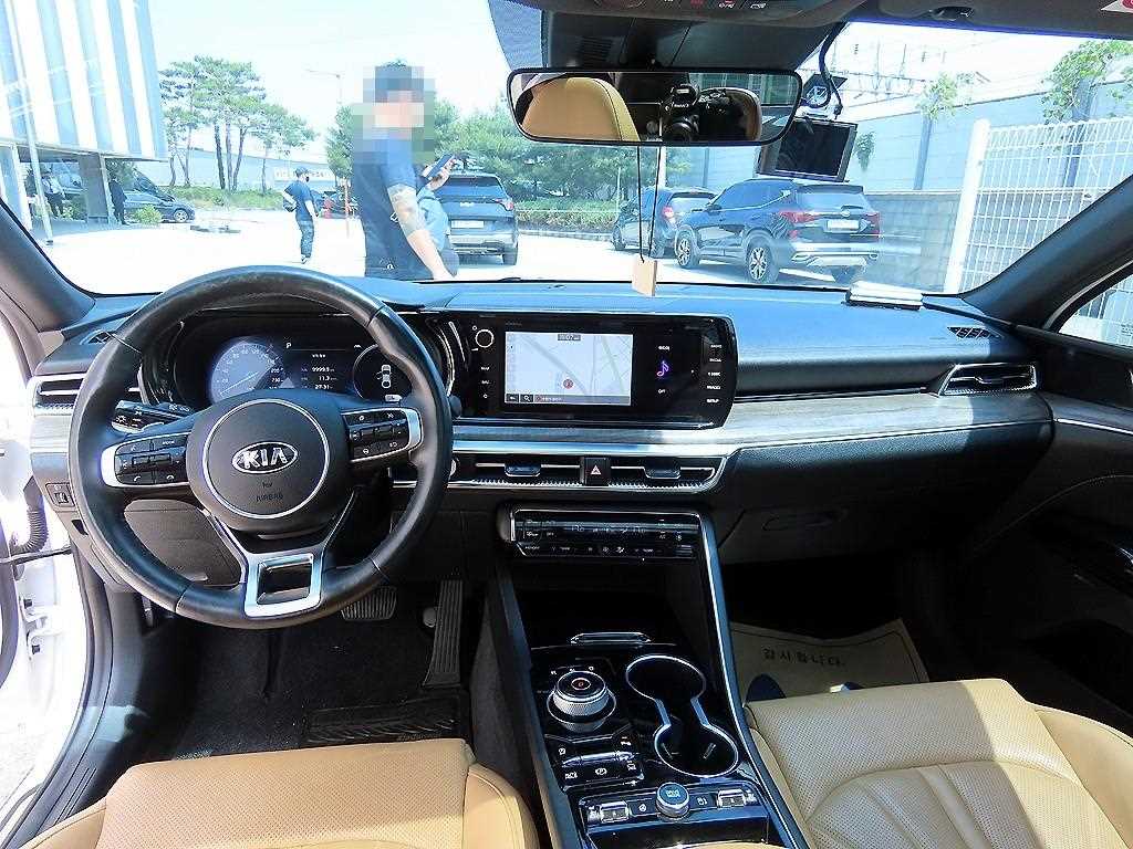 Kia K5 — photo 07
