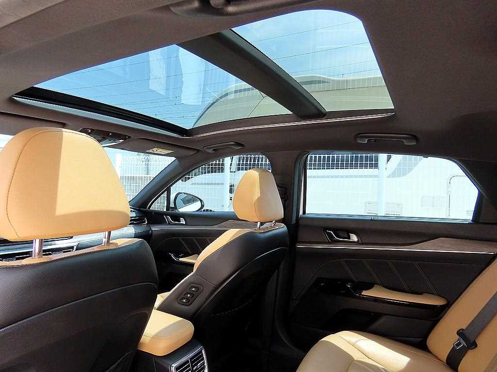 Kia K5 — photo 16
