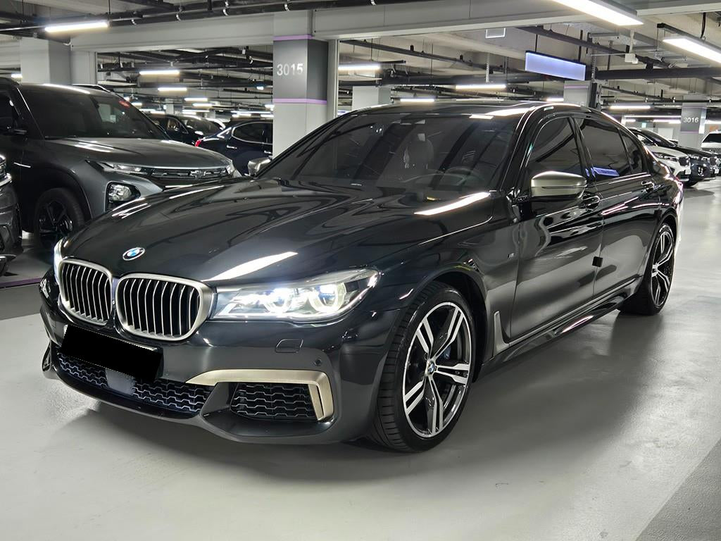 BMW 7-Series — photo 02
