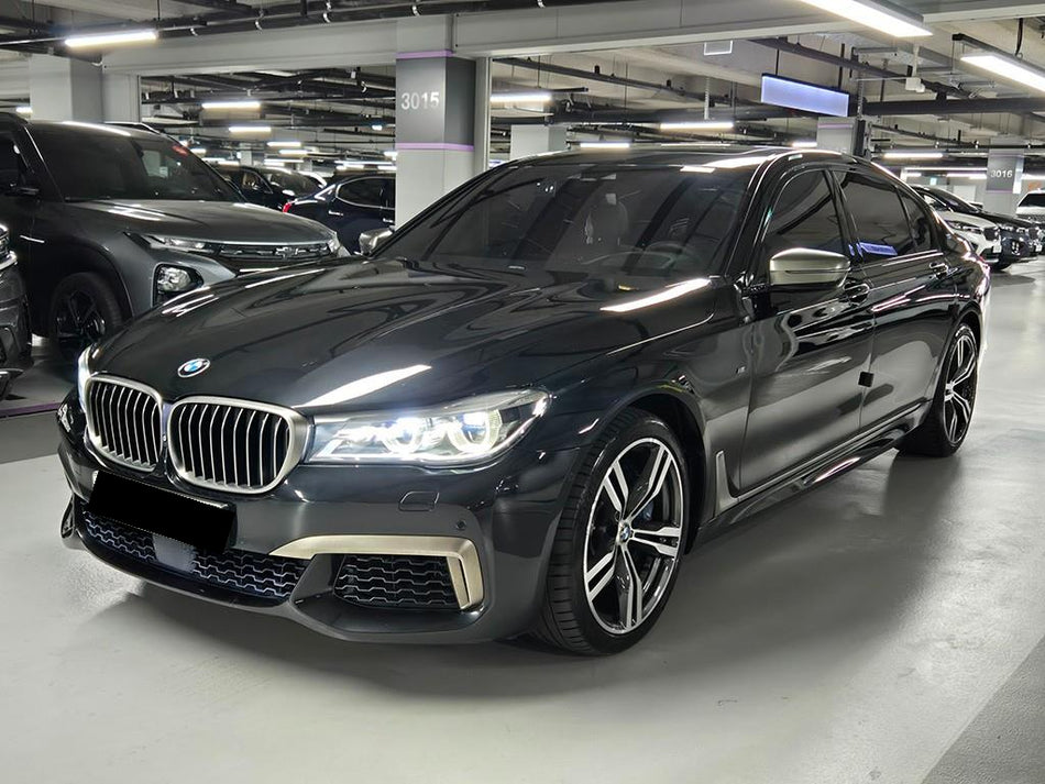 BMW 7-Series — photo 02