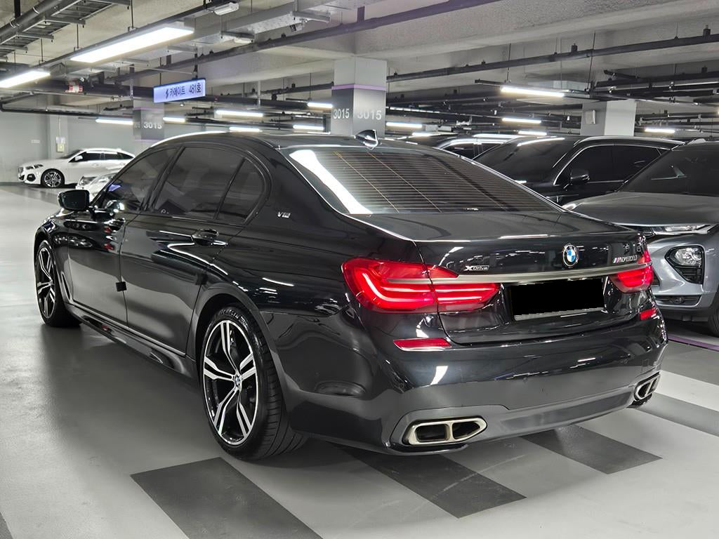BMW 7-Series — photo 03