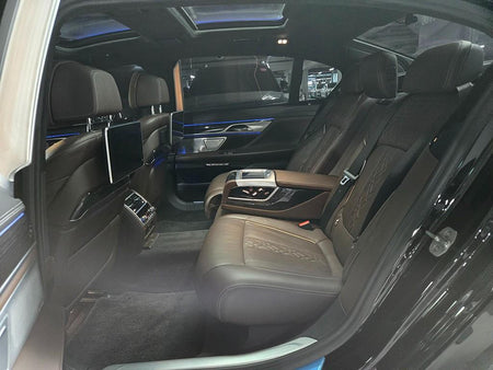 BMW 7-Series — photo 06