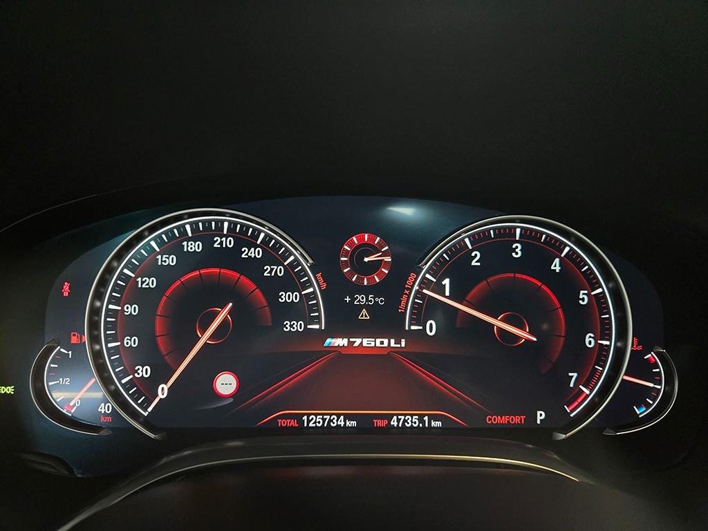 BMW 7-Series — photo 09