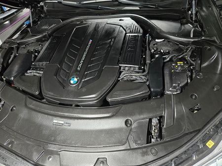 BMW 7-Series — photo 19