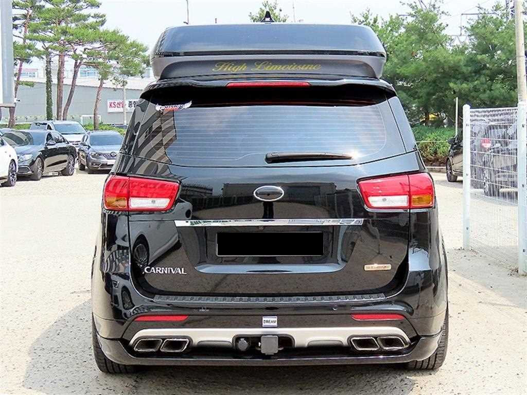 Kia Carnival — photo 04