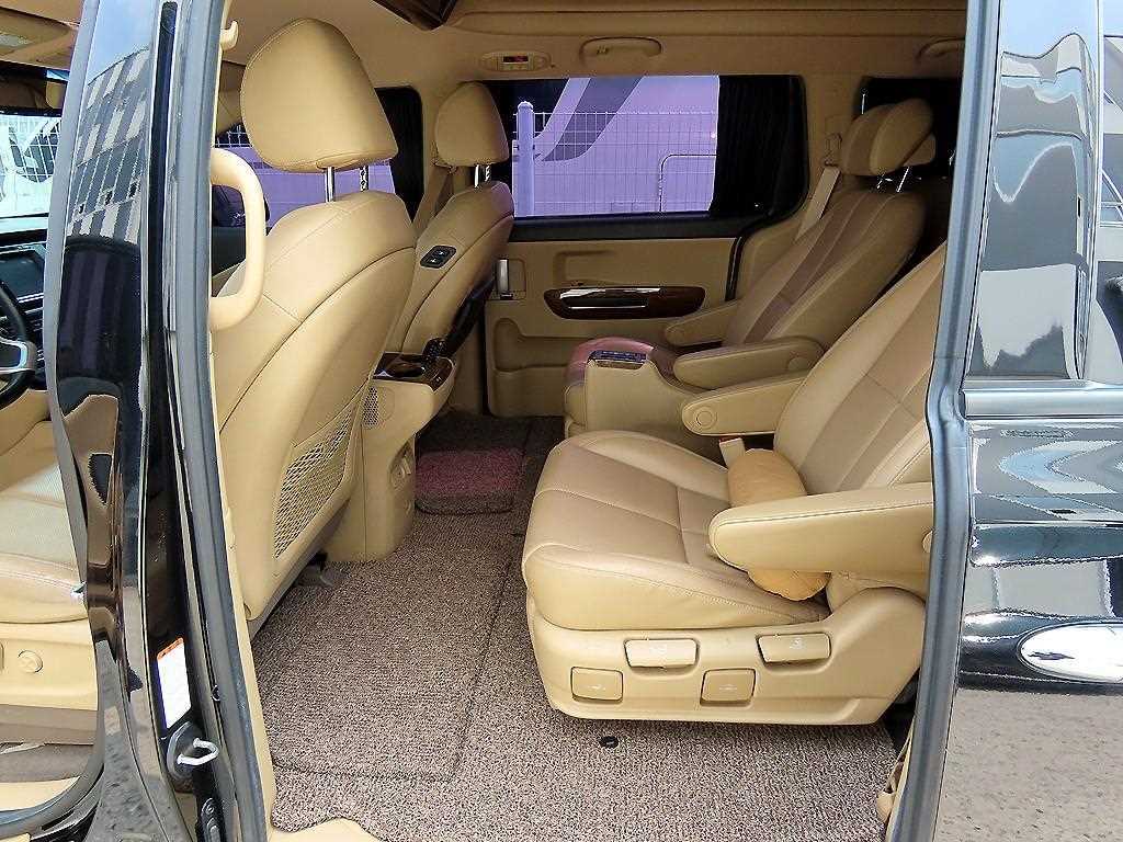 Kia Carnival — photo 06