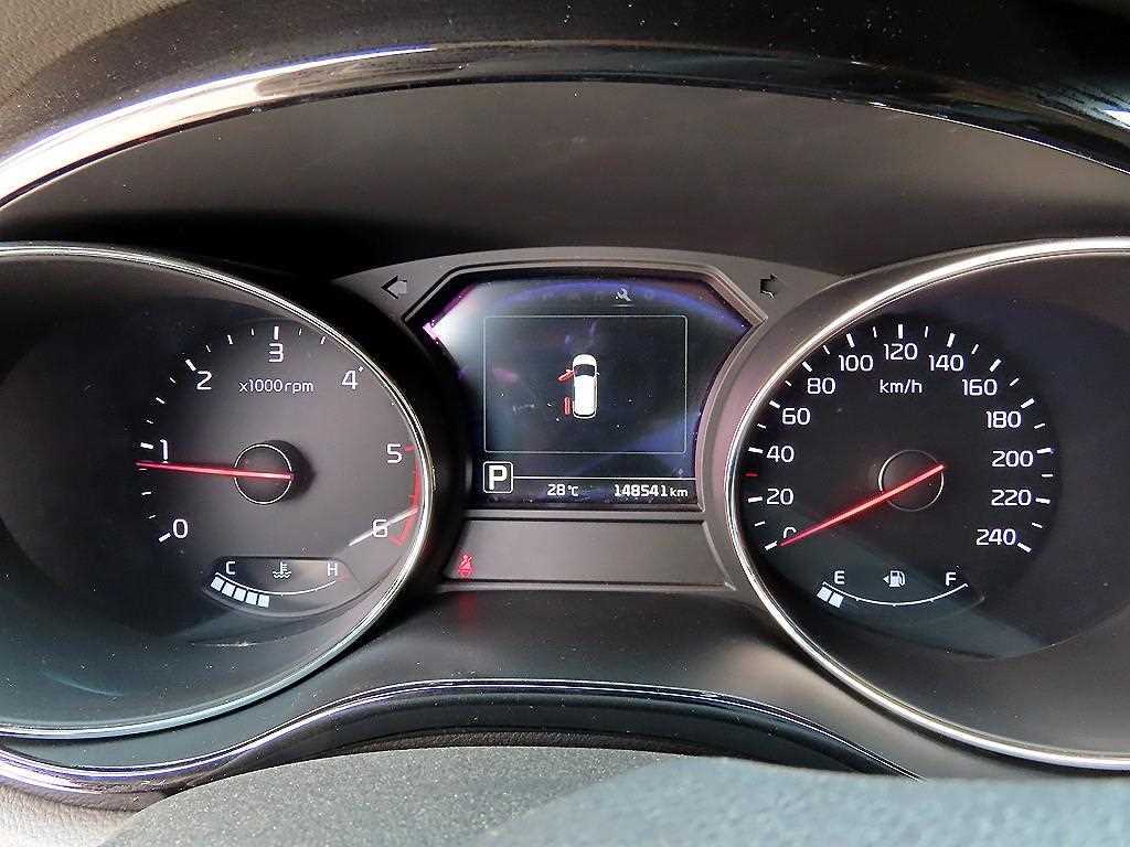 Kia Carnival — photo 10