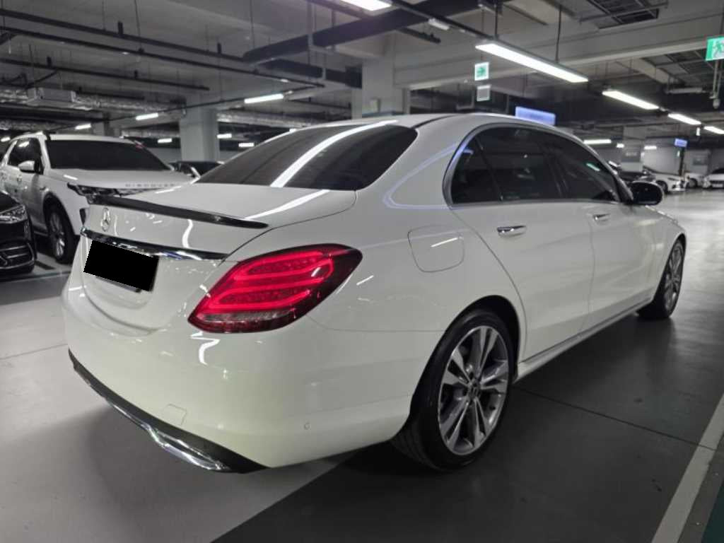 Mercedes-Benz C-Class — photo 06