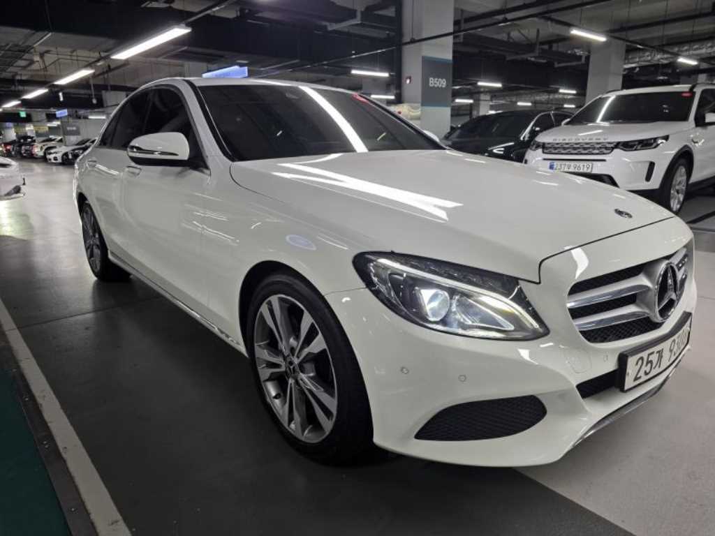 Mercedes-Benz C-Class — photo 08