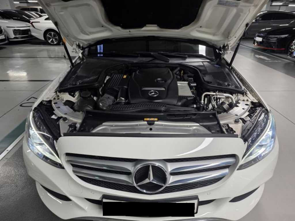 Mercedes-Benz C-Class — photo 09