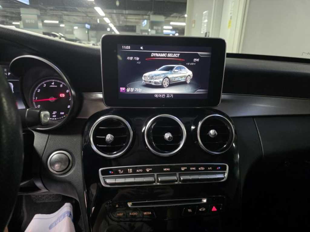 Mercedes-Benz C-Class — photo 14