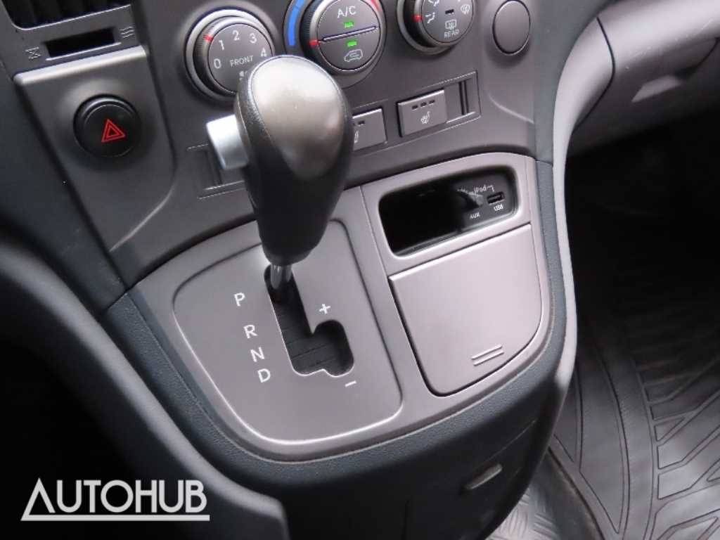 Hyundai Starex — photo 07
