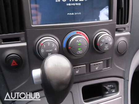 Hyundai Starex — photo 08