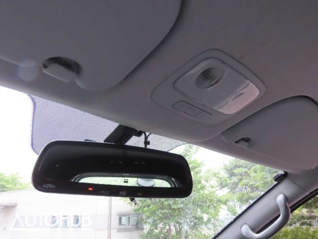 Hyundai Starex — photo 11