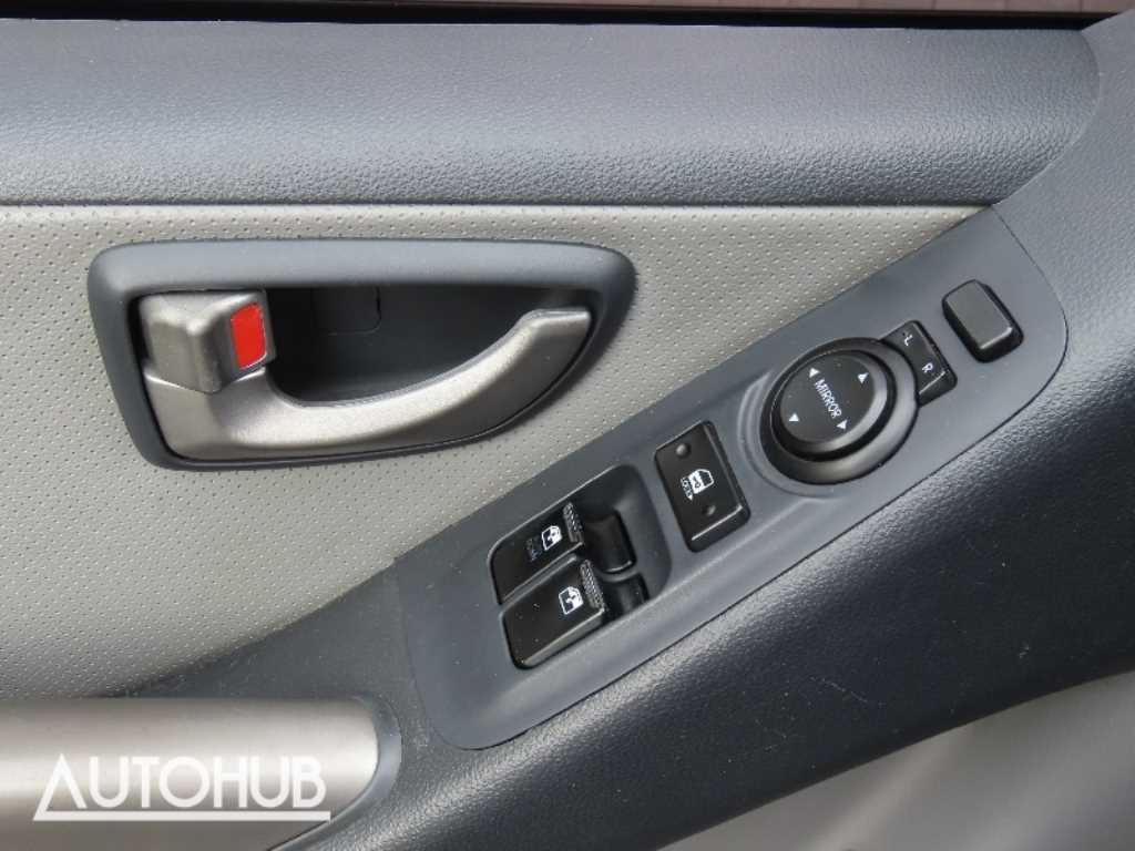 Hyundai Starex — photo 13