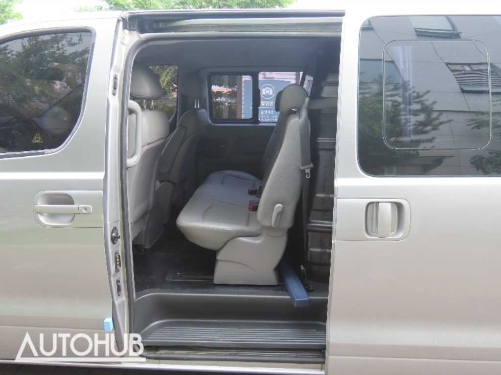 Hyundai Starex — photo 15
