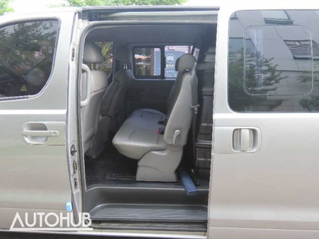 Hyundai Starex — photo 15