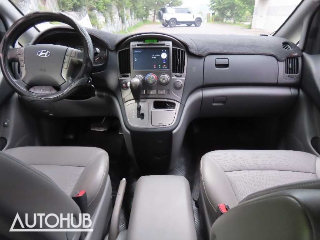 Hyundai Starex — photo 16