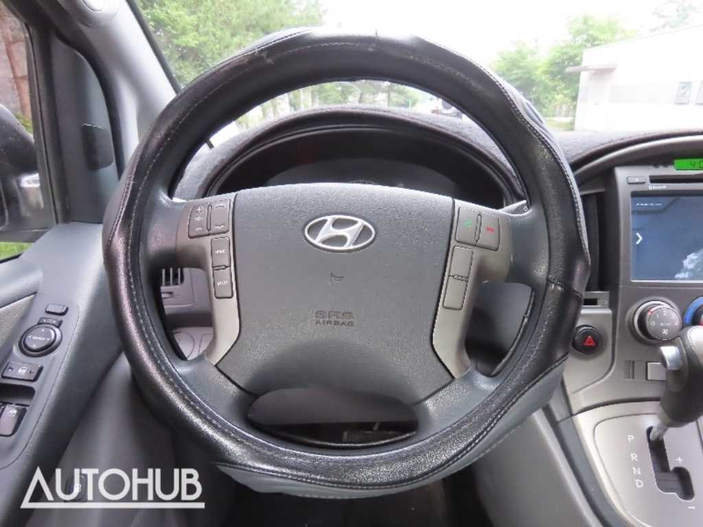 Hyundai Starex — photo 17