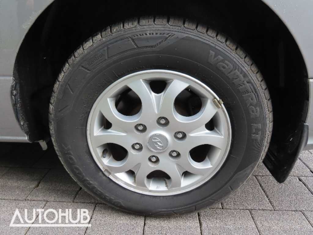 Hyundai Starex — photo 18