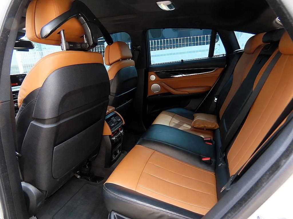 BMW X6 — photo 06