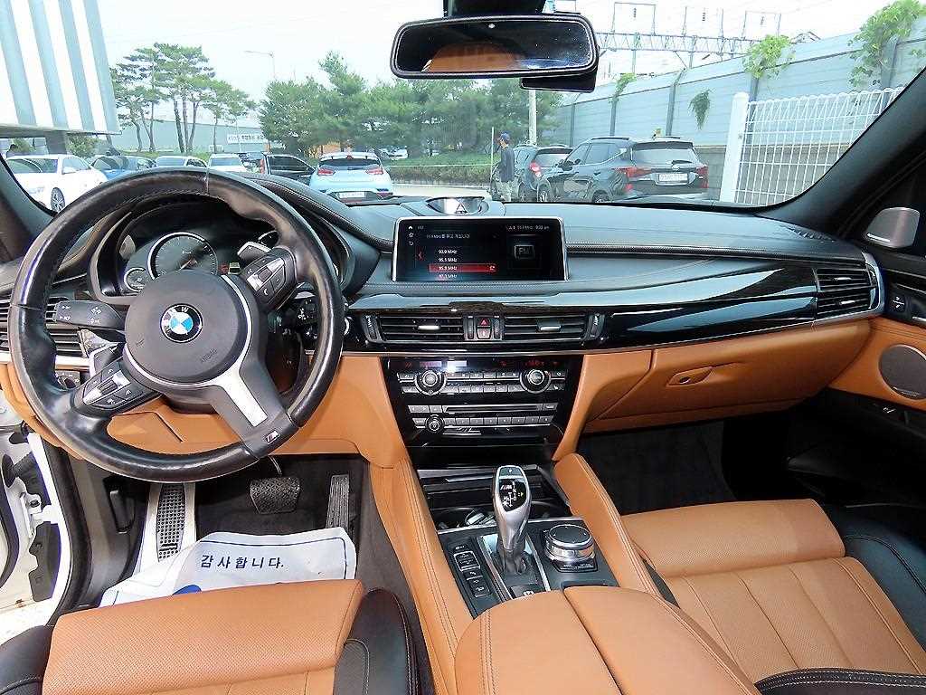 BMW X6 — photo 07