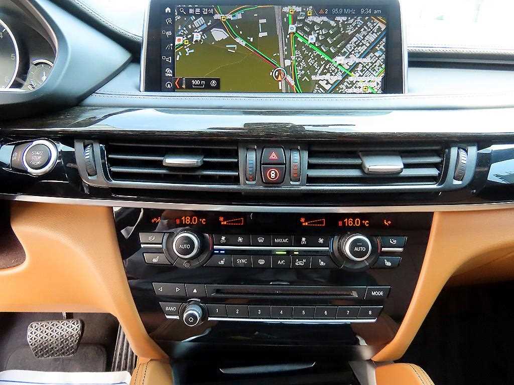 BMW X6 — photo 12