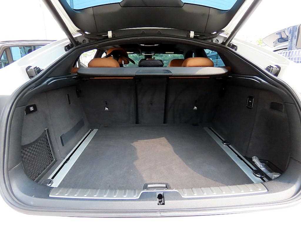 BMW X6 — photo 17