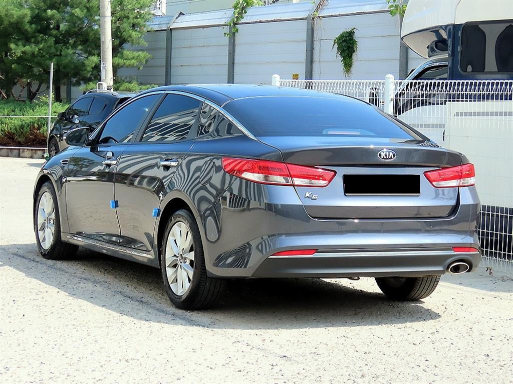 Kia K5 — photo 03